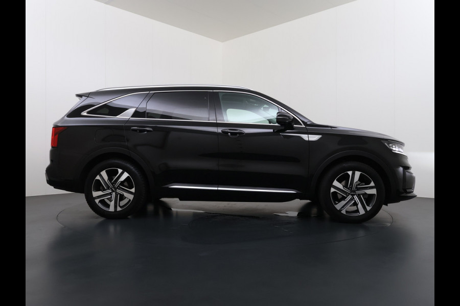 Kia Sorento 1.6T-GDI 265PK 4WD Plugin Hybrid DynamicPlusLine 7-Persoons Panoramadak Leder Trekhaak Adap.Cruise Bose® Stoel+Stuur+Achterbankv Apple Carplay Android Auto DAB Lmv Privacy Glas Led Elek.Stoelen Elek.Achterklep Fabrieksgarantie tot 24-8-2030/150.000KM 1e Eigenaar Dealeronderhouden 1.500KG Trekgewicht Origineel Nederlandse Auto