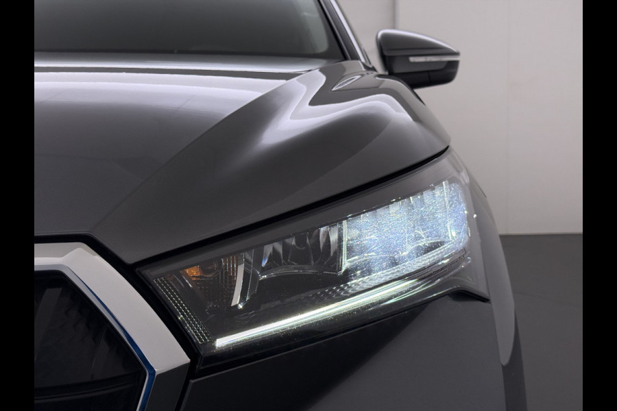 Škoda ENYAQ iV PanoDak Trekhaak Navi Camera Apple Carplay Android Auto Elek.Achterklep Ecc Cruise Control iV 60 SOH 89,6% Stuurverwarming Bluetooth Led Keyless advanced 1.000KG Trekgewicht 1e Eigenaar Origineel Nederlandse Auto