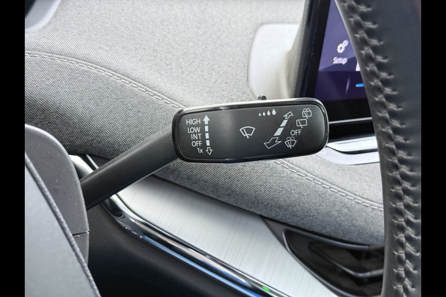Škoda ENYAQ iV PanoDak Trekhaak Navi Camera Apple Carplay Android Auto Elek.Achterklep Ecc Cruise Control iV 60 SOH 89,6% Stuurverwarming Bluetooth Led Keyless advanced 1.000KG Trekgewicht 1e Eigenaar Origineel Nederlandse Auto
