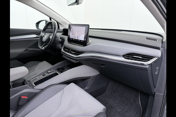Škoda ENYAQ iV PanoDak Trekhaak Navi Camera Apple Carplay Android Auto Elek.Achterklep Ecc Cruise Control iV 60 SOH 89,6% Stuurverwarming Bluetooth Led Keyless advanced 1.000KG Trekgewicht 1e Eigenaar Origineel Nederlandse Auto