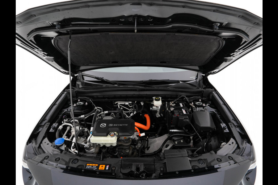Mazda MX-30 e-SkyActiv 145 Luxury 36 kWh {SoH-92%} (INCL-BTW) *HEATPUMP | PANO | LEATHER-MAZTEX | BOSE-AUDIO | HEAD-UP | ADAPTIVE-CRUISE | BLINDSPOT | FULL-LED | KEYLESS | TOPVIEW | DAB+ | NAVI-FULLMAP | DIGI-COCKPIT | HEATED-SEATS | 18"ALU*