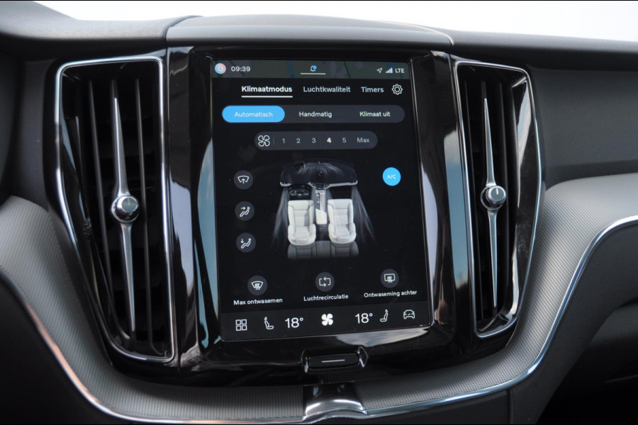 Volvo XC60 350PK Automaat T6 AWD Plus Bright / Navigatie / Elektrisch glazen schuif-kanteldak / Leren bekleding / Elektrisch verstelbare stoelen met geheugen / Stuur & Stoelverwarming / Achteruitrijcamera / Elektrische achterklep / Cruise control