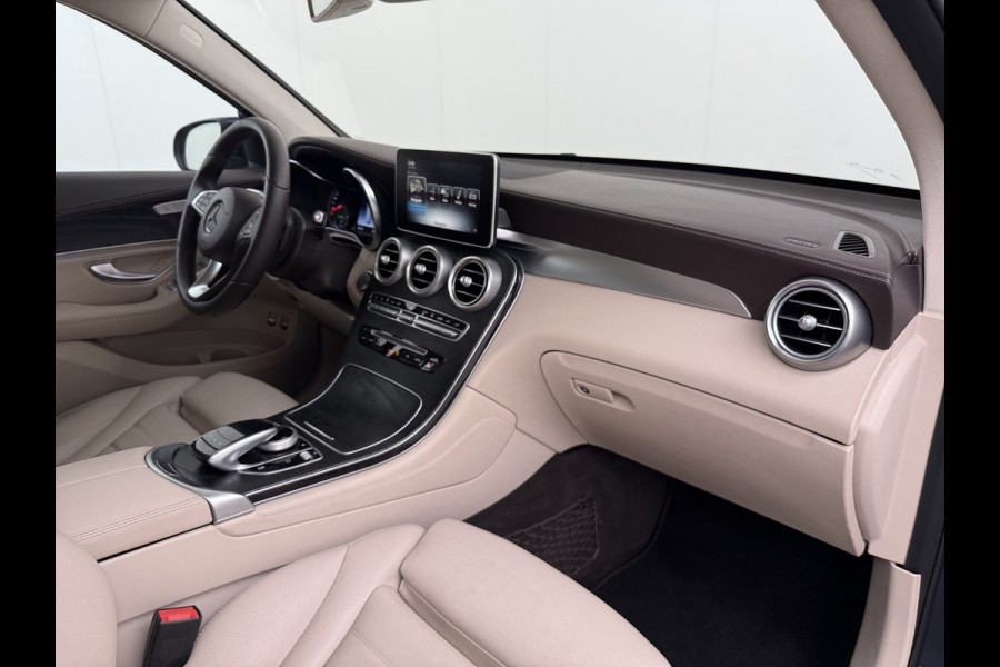 Mercedes-Benz GLC 350e Hybrid 4MATIC Premium Plus Exclusive Burmester®-Hifi Leder+Verwarmd Trekhaak 360°Camera Navi Ecc Elek.Achterklep Elek.Stoelen Lmv 19" Led Pdc AWD 4WD PHEV 2.000KG Trekgewicht Dealeronderhouden