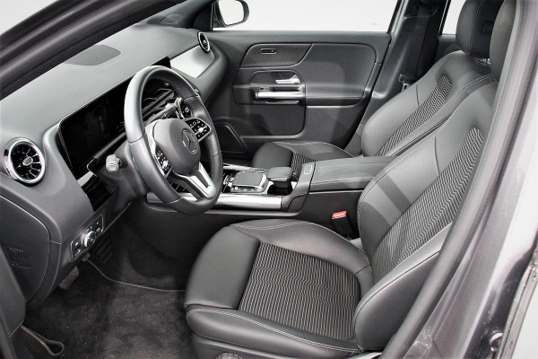 Mercedes-Benz GLA 200 Progressive Automaat Navigatie Climate control Cruise Control LED Elektrische Achterklep Lichtmetalen Velgen Camera