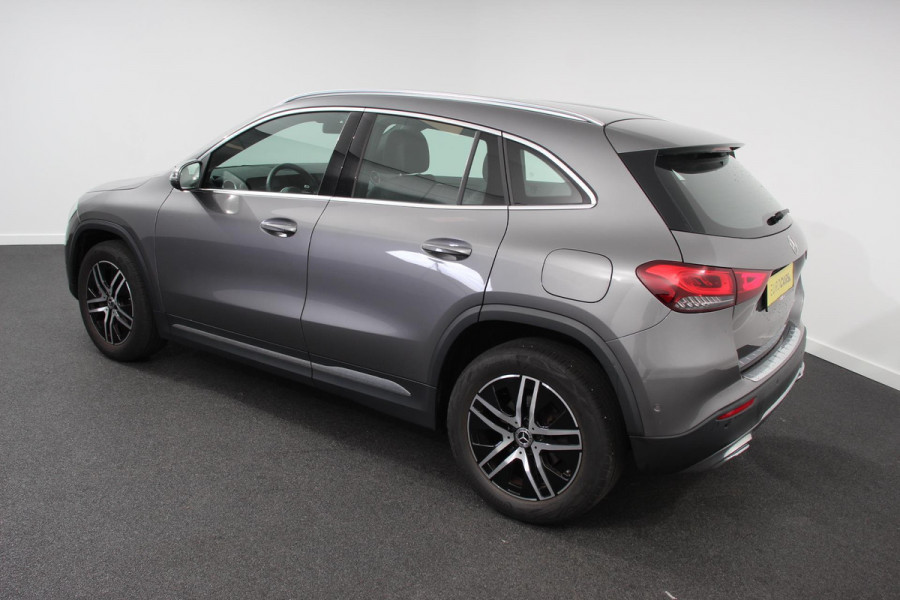 Mercedes-Benz GLA 200 Progressive Automaat Navigatie Climate control Cruise Control LED Elektrische Achterklep Lichtmetalen Velgen Camera