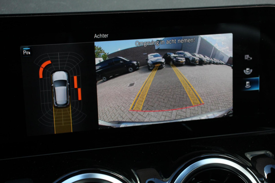 Mercedes-Benz GLA 200 Progressive Automaat Navigatie Climate control Cruise Control LED Elektrische Achterklep Lichtmetalen Velgen Camera