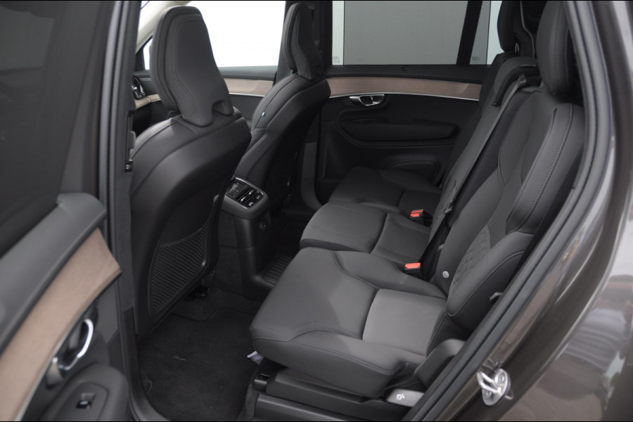 Volvo XC90 T8 408PK Automaat Plug-in hybrid AWD Ultra Bright / Luchtvering / Trekhaak / Panoramadak / Google services / Elektrisch bedienbare voorstoelen met geheugen / Stoelverwarming voor en achter