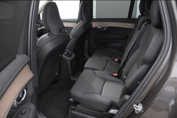 Volvo XC90 T8 408PK Automaat Plug-in hybrid AWD Ultra Bright / Luchtvering / Trekhaak / Panoramadak / Google services / Elektrisch bedienbare voorstoelen met geheugen / Stoelverwarming voor en achter