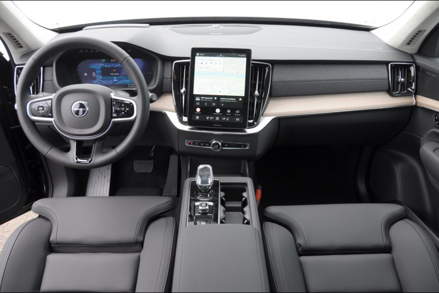 Volvo XC90 T8 408PK Automaat Plug-in hybrid AWD Ultra Bright / Luchtvering / Trekhaak / Panoramadak / Google services / Elektrisch bedienbare voorstoelen met geheugen / Stoelverwarming voor en achter