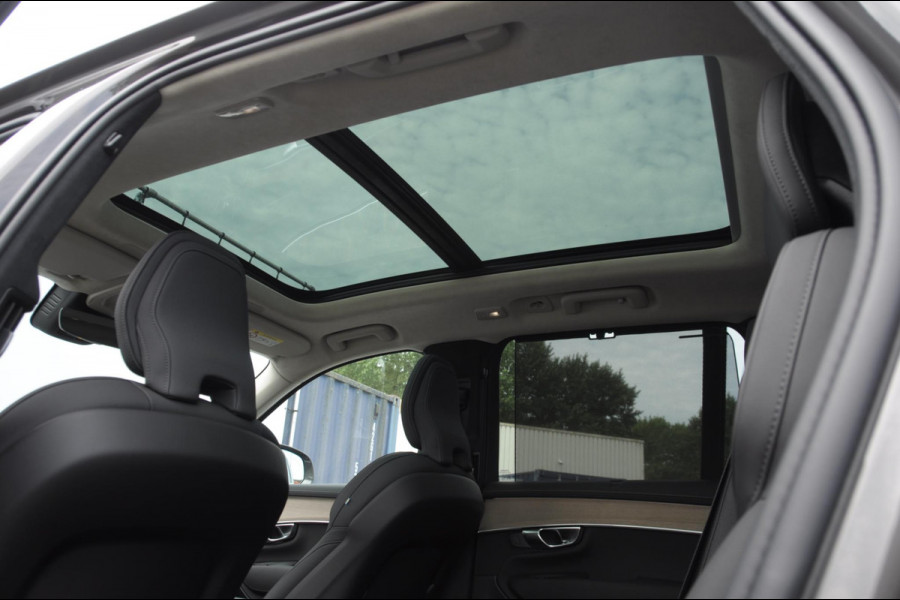Volvo XC90 T8 408PK Automaat Plug-in hybrid AWD Ultra Bright / Luchtvering / Trekhaak / Panoramadak / Google services / Elektrisch bedienbare voorstoelen met geheugen / Stoelverwarming voor en achter