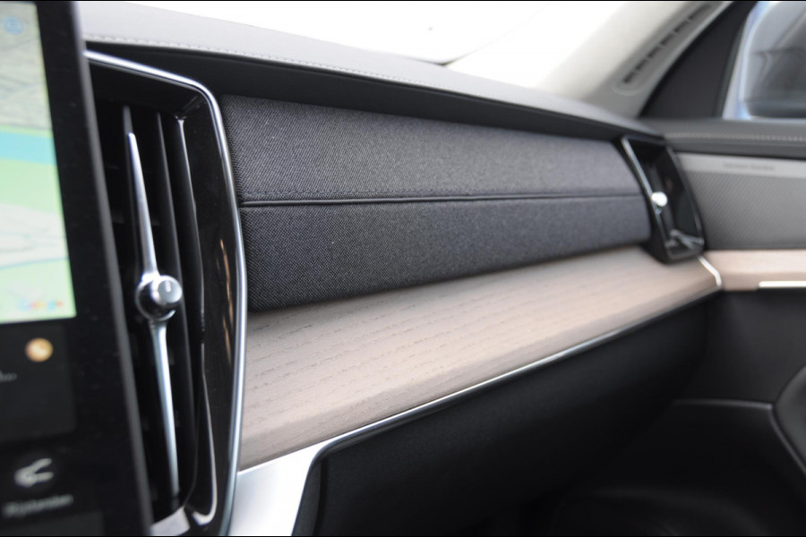 Volvo XC90 T8 408PK Automaat Plug-in hybrid AWD Ultra Bright / Luchtvering / Trekhaak / Panoramadak / Google services / Elektrisch bedienbare voorstoelen met geheugen / Stoelverwarming voor en achter
