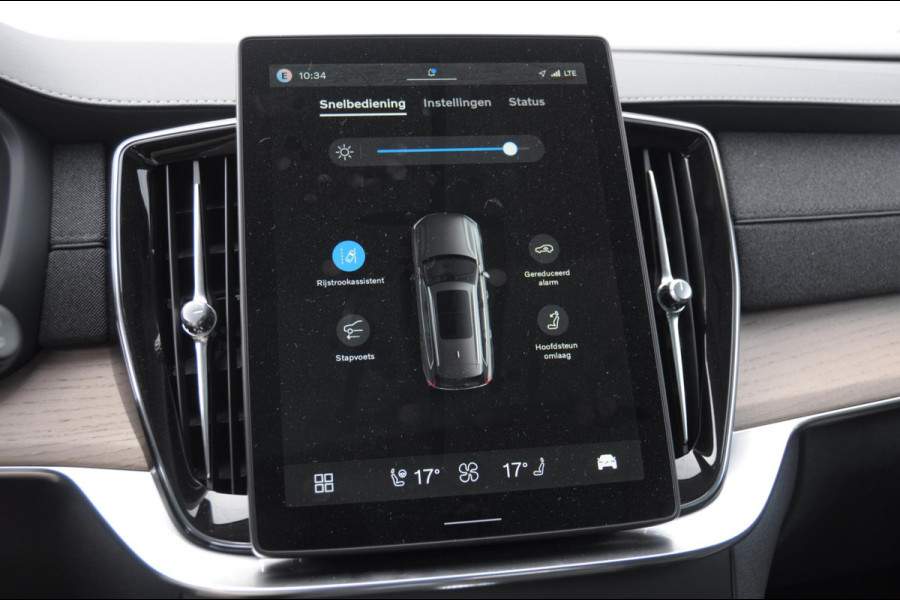 Volvo XC90 T8 408PK Automaat Plug-in hybrid AWD Ultra Bright / Luchtvering / Trekhaak / Panoramadak / Google services / Elektrisch bedienbare voorstoelen met geheugen / Stoelverwarming voor en achter