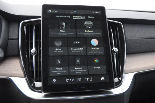 Volvo XC90 T8 408PK Automaat Plug-in hybrid AWD Ultra Bright / Luchtvering / Trekhaak / Panoramadak / Google services / Elektrisch bedienbare voorstoelen met geheugen / Stoelverwarming voor en achter