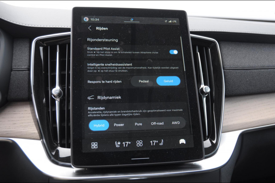 Volvo XC90 T8 408PK Automaat Plug-in hybrid AWD Ultra Bright / Luchtvering / Trekhaak / Panoramadak / Google services / Elektrisch bedienbare voorstoelen met geheugen / Stoelverwarming voor en achter