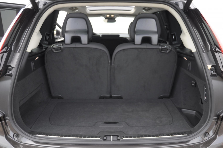 Volvo XC90 T8 408PK Automaat Plug-in hybrid AWD Ultra Bright / Luchtvering / Trekhaak / Panoramadak / Google services / Elektrisch bedienbare voorstoelen met geheugen / Stoelverwarming voor en achter