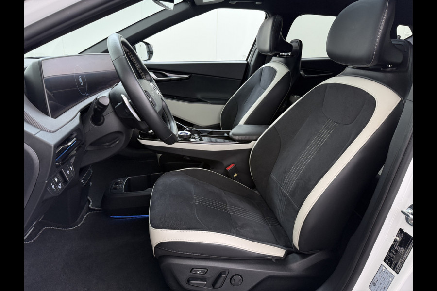 Kia Ev6 GT-Line 77.4kWh Warmtepomp Trekhaak Panoramadak Head-Up Display Meridian®-Audio Stoelkoeling+Verwarming Elek.Stoelen+Memory 360° Apple Carplay Android Auto Privacy Glas Lmv Led DAB Isofix Draadloze lader Dealeronderhouden Origineel Nederlandse Auto 1e Eigenaar