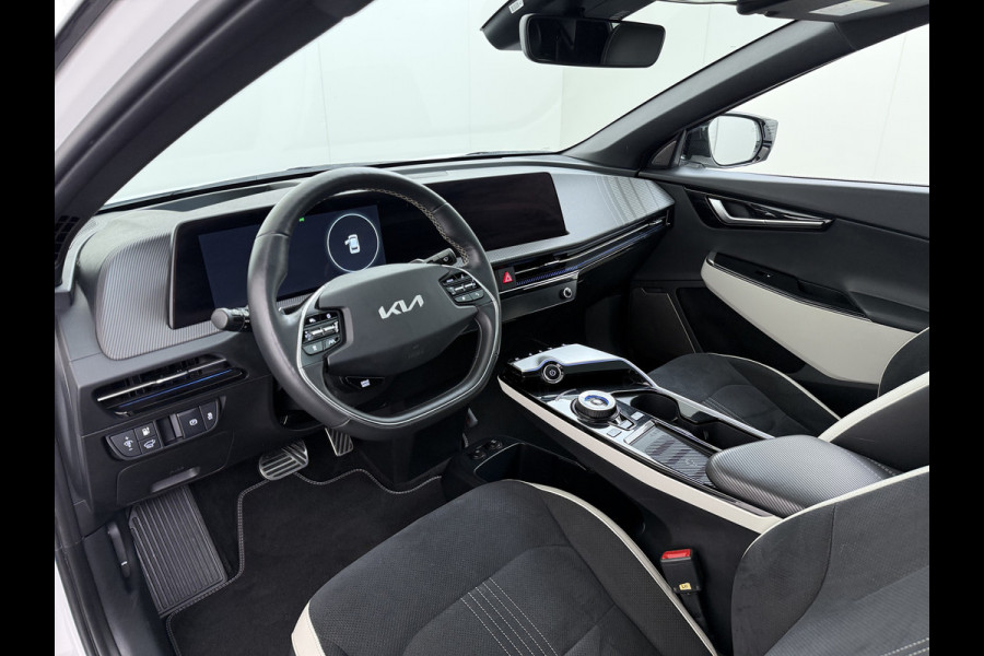 Kia Ev6 GT-Line 77.4kWh Warmtepomp Trekhaak Panoramadak Head-Up Display Meridian®-Audio Stoelkoeling+Verwarming Elek.Stoelen+Memory 360° Apple Carplay Android Auto Privacy Glas Lmv Led DAB Isofix Draadloze lader Dealeronderhouden Origineel Nederlandse Auto 1e Eigenaar