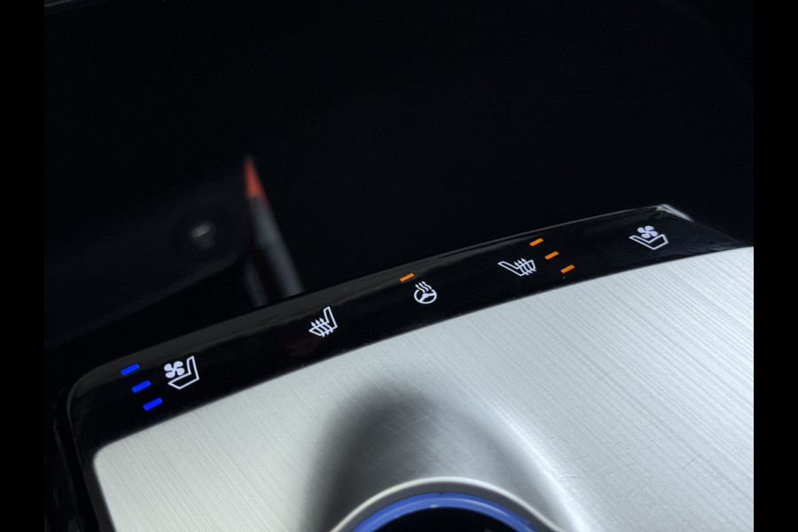Kia Ev6 GT-Line 77.4kWh Warmtepomp Trekhaak Panoramadak Head-Up Display Meridian®-Audio Stoelkoeling+Verwarming Elek.Stoelen+Memory 360° Apple Carplay Android Auto Privacy Glas Lmv Led DAB Isofix Draadloze lader Dealeronderhouden Origineel Nederlandse Auto 1e Eigenaar