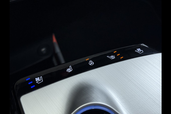 Kia Ev6 GT-Line 77.4kWh Warmtepomp Trekhaak Panoramadak Head-Up Display Meridian®-Audio Stoelkoeling+Verwarming Elek.Stoelen+Memory 360° Apple Carplay Android Auto Privacy Glas Lmv Led DAB Isofix Draadloze lader Dealeronderhouden Origineel Nederlandse Auto 1e Eigenaar