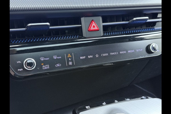 Kia Ev6 GT-Line 77.4kWh Warmtepomp Trekhaak Panoramadak Head-Up Display Meridian®-Audio Stoelkoeling+Verwarming Elek.Stoelen+Memory 360° Apple Carplay Android Auto Privacy Glas Lmv Led DAB Isofix Draadloze lader Dealeronderhouden Origineel Nederlandse Auto 1e Eigenaar