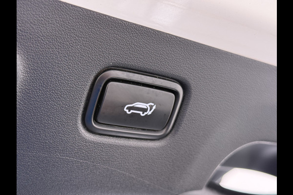 Kia Ev6 GT-Line 77.4kWh Warmtepomp Trekhaak Panoramadak Head-Up Display Meridian®-Audio Stoelkoeling+Verwarming Elek.Stoelen+Memory 360° Apple Carplay Android Auto Privacy Glas Lmv Led DAB Isofix Draadloze lader Dealeronderhouden Origineel Nederlandse Auto 1e Eigenaar