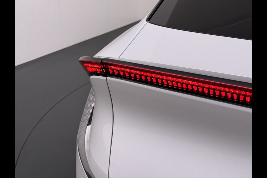 Kia Ev6 GT-Line 77.4kWh Warmtepomp Trekhaak Panoramadak Head-Up Display Meridian®-Audio Stoelkoeling+Verwarming Elek.Stoelen+Memory 360° Apple Carplay Android Auto Privacy Glas Lmv Led DAB Isofix Draadloze lader Dealeronderhouden Origineel Nederlandse Auto 1e Eigenaar