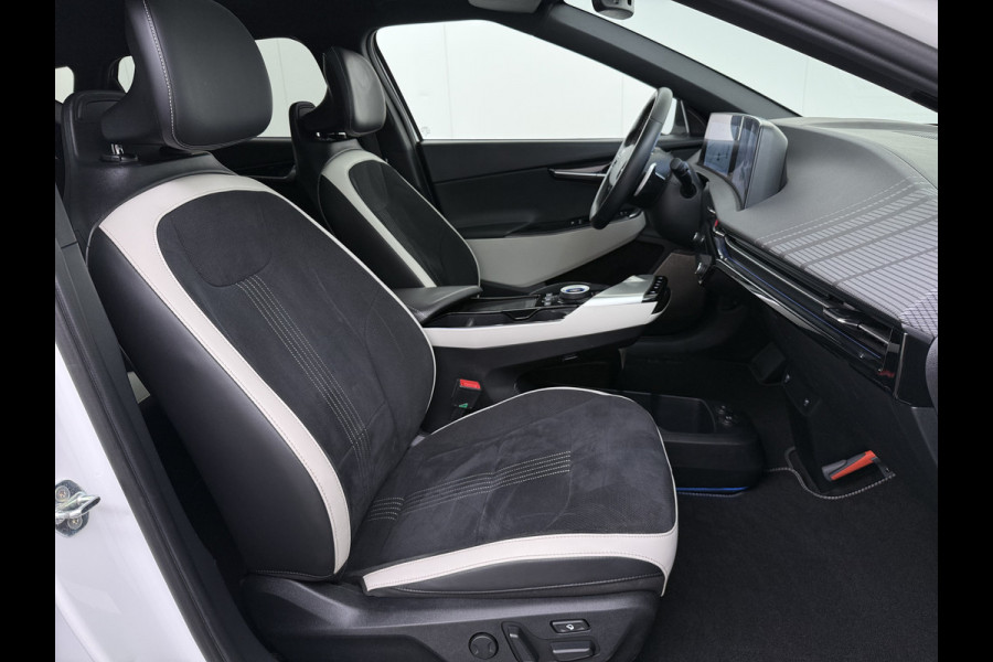 Kia Ev6 GT-Line 77.4kWh Warmtepomp Trekhaak Panoramadak Head-Up Display Meridian®-Audio Stoelkoeling+Verwarming Elek.Stoelen+Memory 360° Apple Carplay Android Auto Privacy Glas Lmv Led DAB Isofix Draadloze lader Dealeronderhouden Origineel Nederlandse Auto 1e Eigenaar