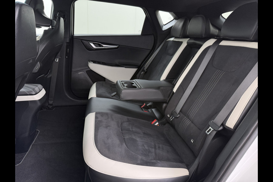 Kia Ev6 GT-Line 77.4kWh Warmtepomp Trekhaak Panoramadak Head-Up Display Meridian®-Audio Stoelkoeling+Verwarming Elek.Stoelen+Memory 360° Apple Carplay Android Auto Privacy Glas Lmv Led DAB Isofix Draadloze lader Dealeronderhouden Origineel Nederlandse Auto 1e Eigenaar