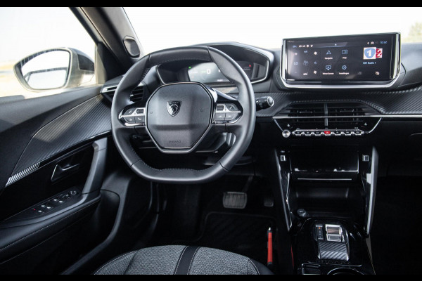 Peugeot e-2008 EV Allure 54 kWh ADAPTIVE CRUISE / CARPLAY / CAMERA / NAVI