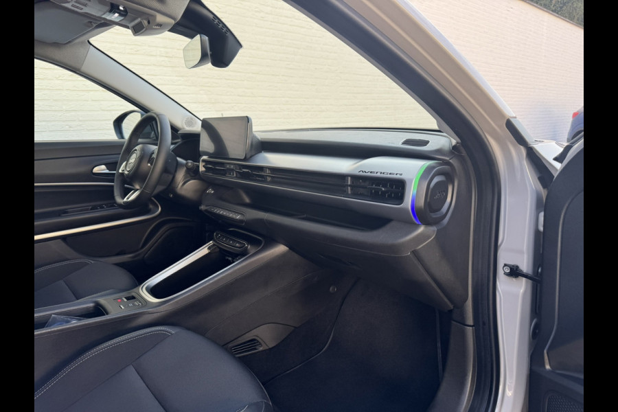Jeep Avenger Summit 54 kWh Clima Camera Carplay Adaptive Cruise PDC voor en achter Half Leder