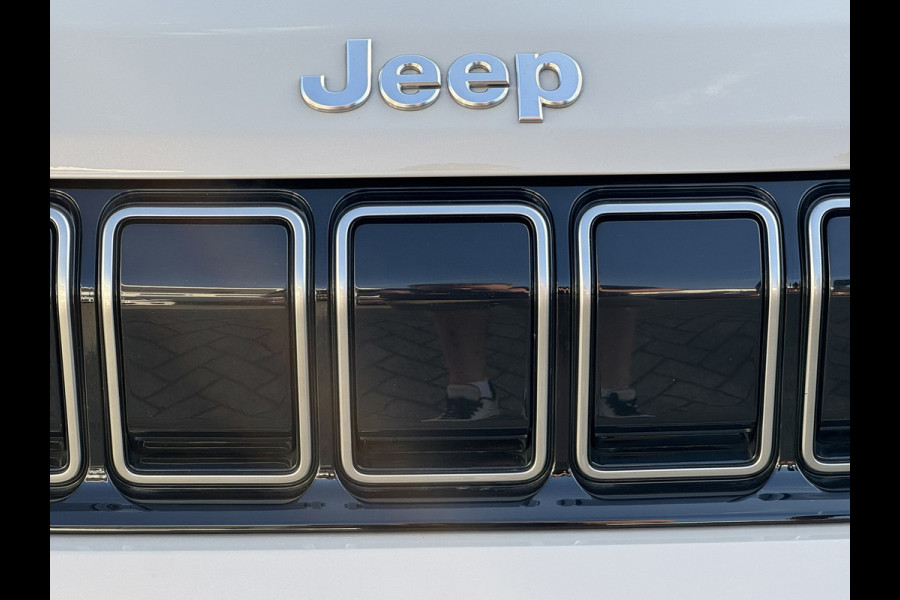 Jeep Avenger Summit 54 kWh Clima Camera Carplay Adaptive Cruise PDC voor en achter Half Leder