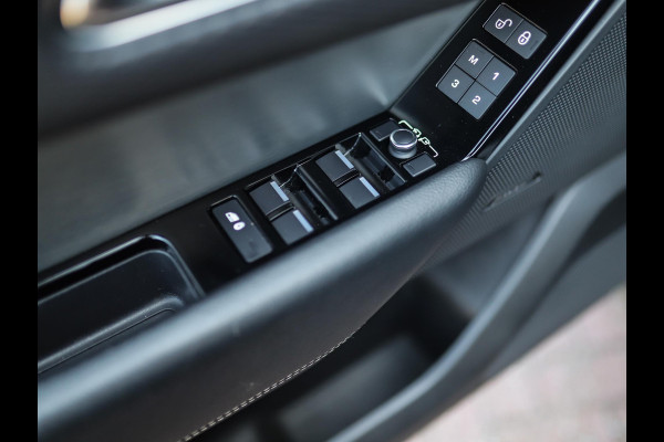 Land Rover Range Rover Velar 2.0 I4 Turbo AWD R-Dynamic | Leder | Pano | Meridian | Stoel/Stuurverw.