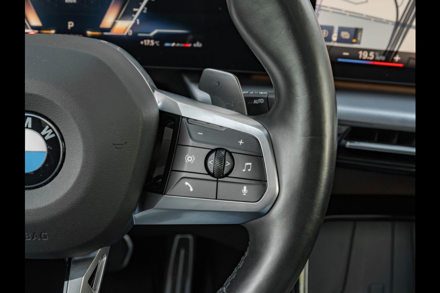 BMW 2 Serie Active Tourer 220i - M-Sport - Pano - Memoryzetels - Trekhaak - Head-Up