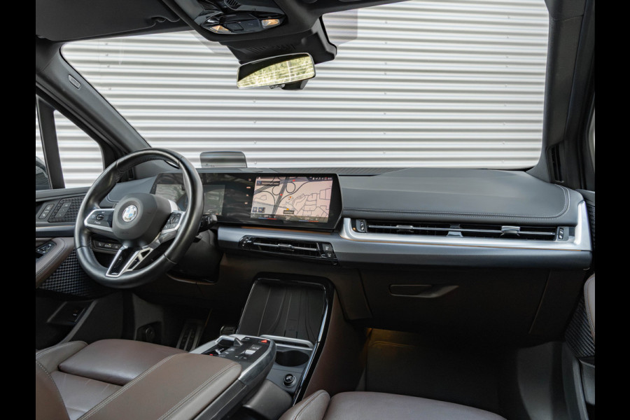 BMW 2 Serie Active Tourer 220i - M-Sport - Pano - Memoryzetels - Trekhaak - Head-Up