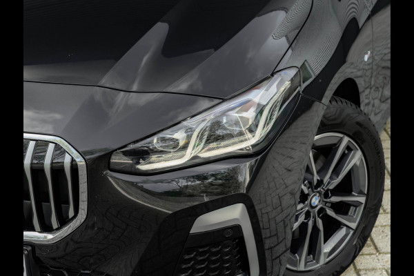 BMW 2 Serie Active Tourer 220i - M-Sport - Pano - Memoryzetels - Trekhaak - Head-Up