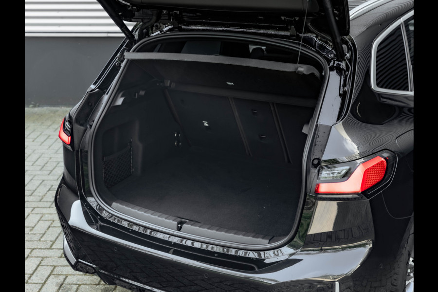 BMW 2 Serie Active Tourer 220i - M-Sport - Pano - Memoryzetels - Trekhaak - Head-Up