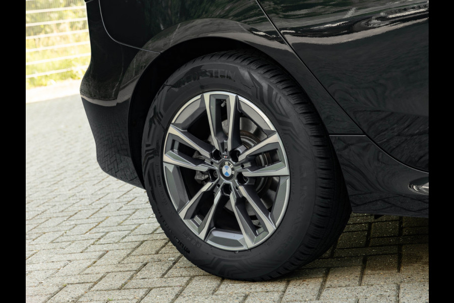BMW 2 Serie Active Tourer 220i - M-Sport - Pano - Memoryzetels - Trekhaak - Head-Up