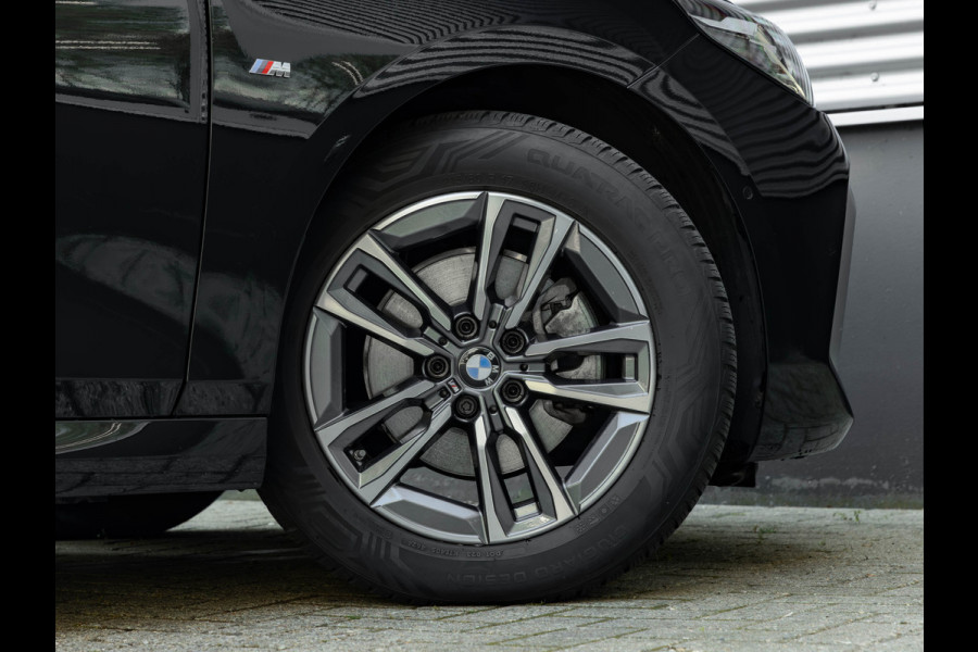 BMW 2 Serie Active Tourer 220i - M-Sport - Pano - Memoryzetels - Trekhaak - Head-Up