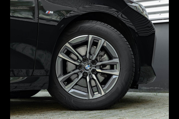 BMW 2 Serie Active Tourer 220i - M-Sport - Pano - Memoryzetels - Trekhaak - Head-Up