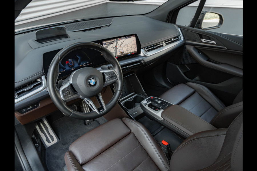 BMW 2 Serie Active Tourer 220i - M-Sport - Pano - Memoryzetels - Trekhaak - Head-Up