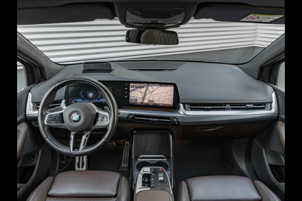 BMW 2 Serie Active Tourer 220i - M-Sport - Pano - Memoryzetels - Trekhaak - Head-Up