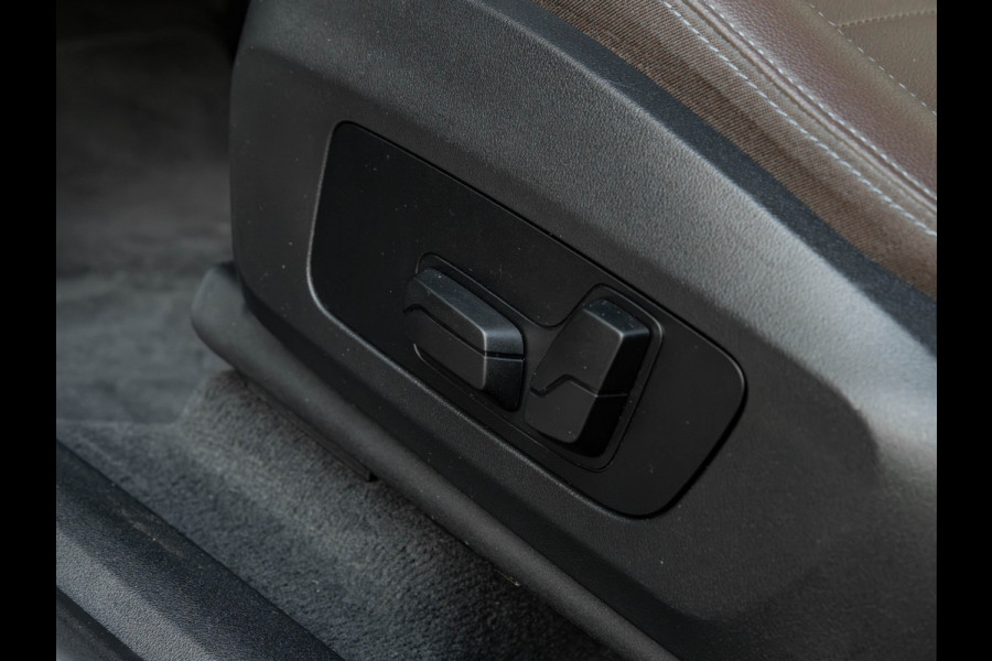 BMW 2 Serie Active Tourer 220i - M-Sport - Pano - Memoryzetels - Trekhaak - Head-Up