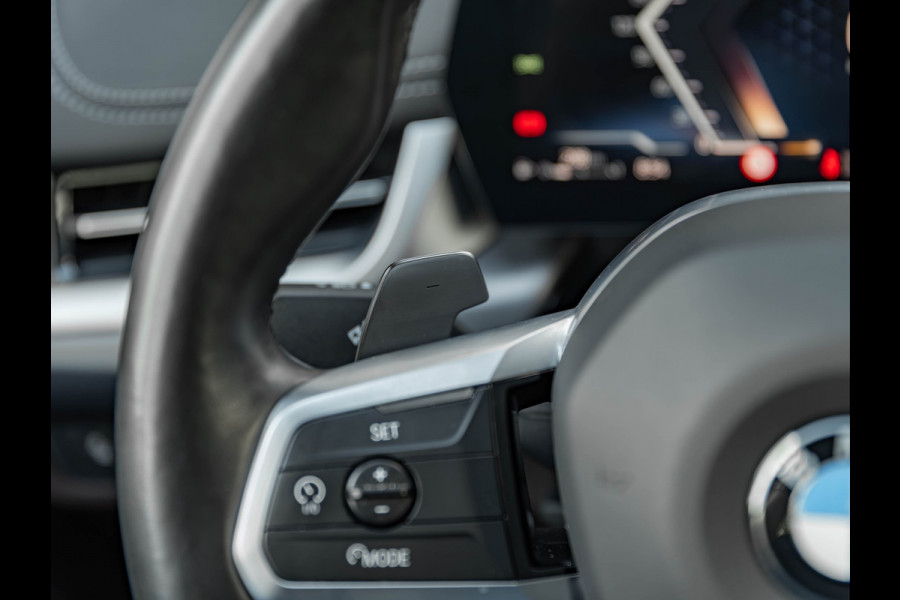 BMW 2 Serie Active Tourer 220i - M-Sport - Pano - Memoryzetels - Trekhaak - Head-Up