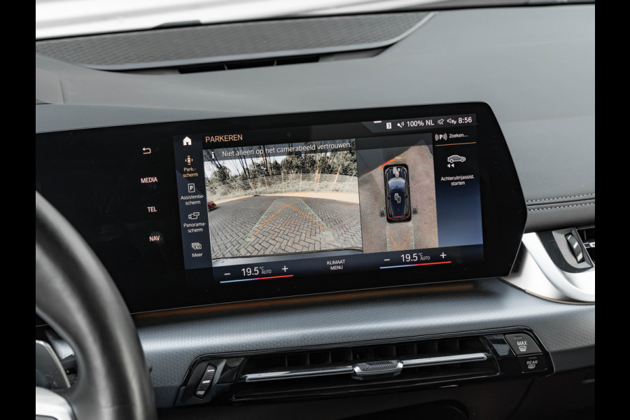 BMW 2 Serie Active Tourer 220i - M-Sport - Pano - Memoryzetels - Trekhaak - Head-Up