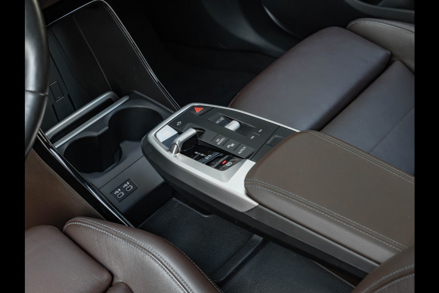 BMW 2 Serie Active Tourer 220i - M-Sport - Pano - Memoryzetels - Trekhaak - Head-Up
