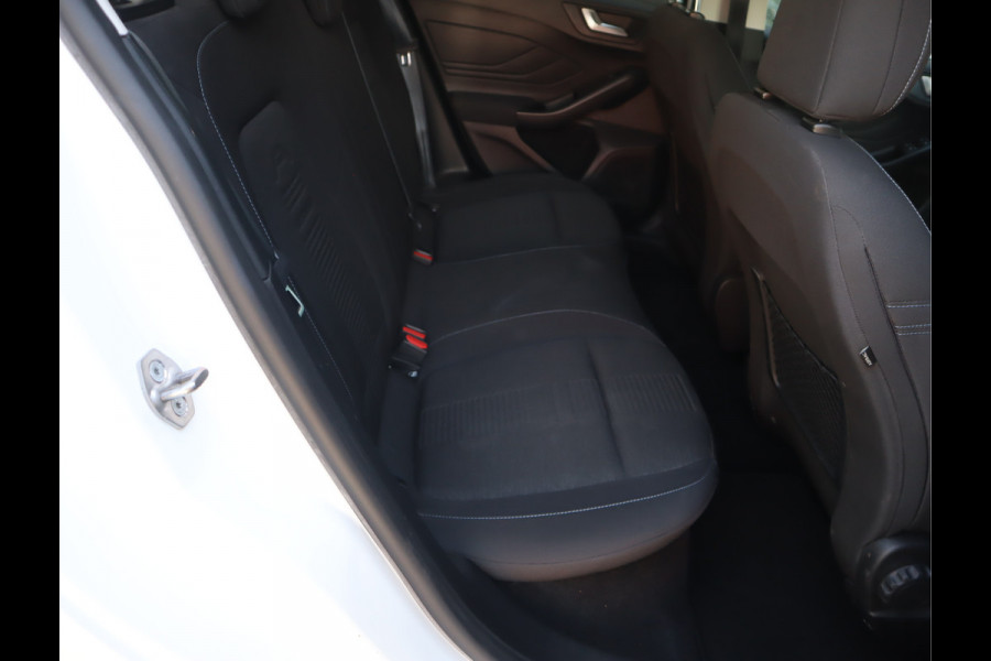 Ford FOCUS Wagon 1.0 EcoBoost Active Business Navi / Trekh / Stoel-stuurverwarming / Keyless / Deurvanger / Handgeschakeld