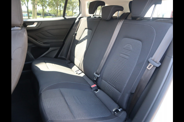 Ford FOCUS Wagon 1.0 EcoBoost Active Business Navi / Trekh / Stoel-stuurverwarming / Keyless / Deurvanger / Handgeschakeld