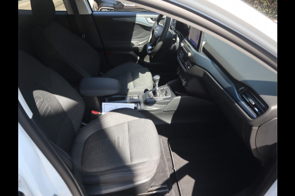 Ford FOCUS Wagon 1.0 EcoBoost Active Business Navi / Trekh / Stoel-stuurverwarming / Keyless / Deurvanger / Handgeschakeld
