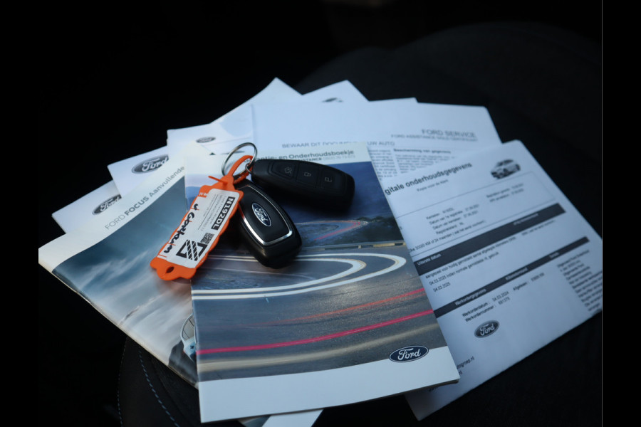 Ford FOCUS Wagon 1.0 EcoBoost Active Business Navi / Trekh / Stoel-stuurverwarming / Keyless / Deurvanger / Handgeschakeld