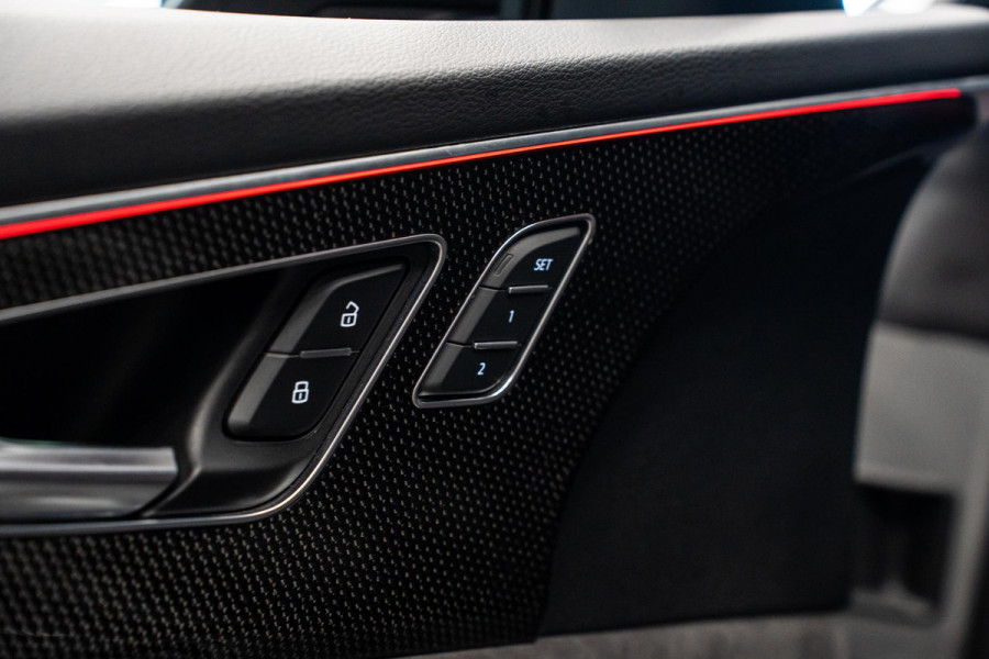 Audi Q8 4.0 TFSI SQ8 quattro *Bang & Olufsen / Panorama / Vierwielbesturing / HUD / Surround-view / Standverwarming*